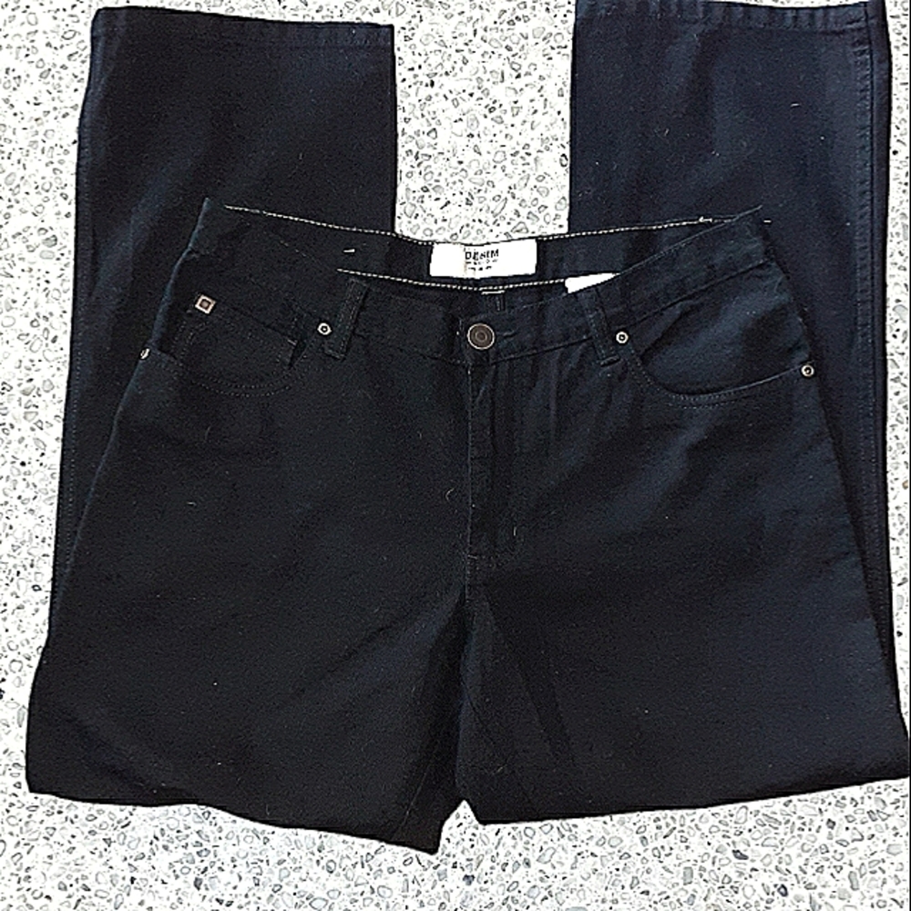 - DENIM GOLD DENIM JEANS NWOT